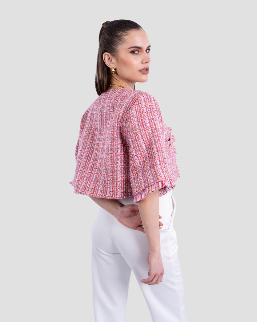 سترة تويد قصيرة ذات حواف مهترئة