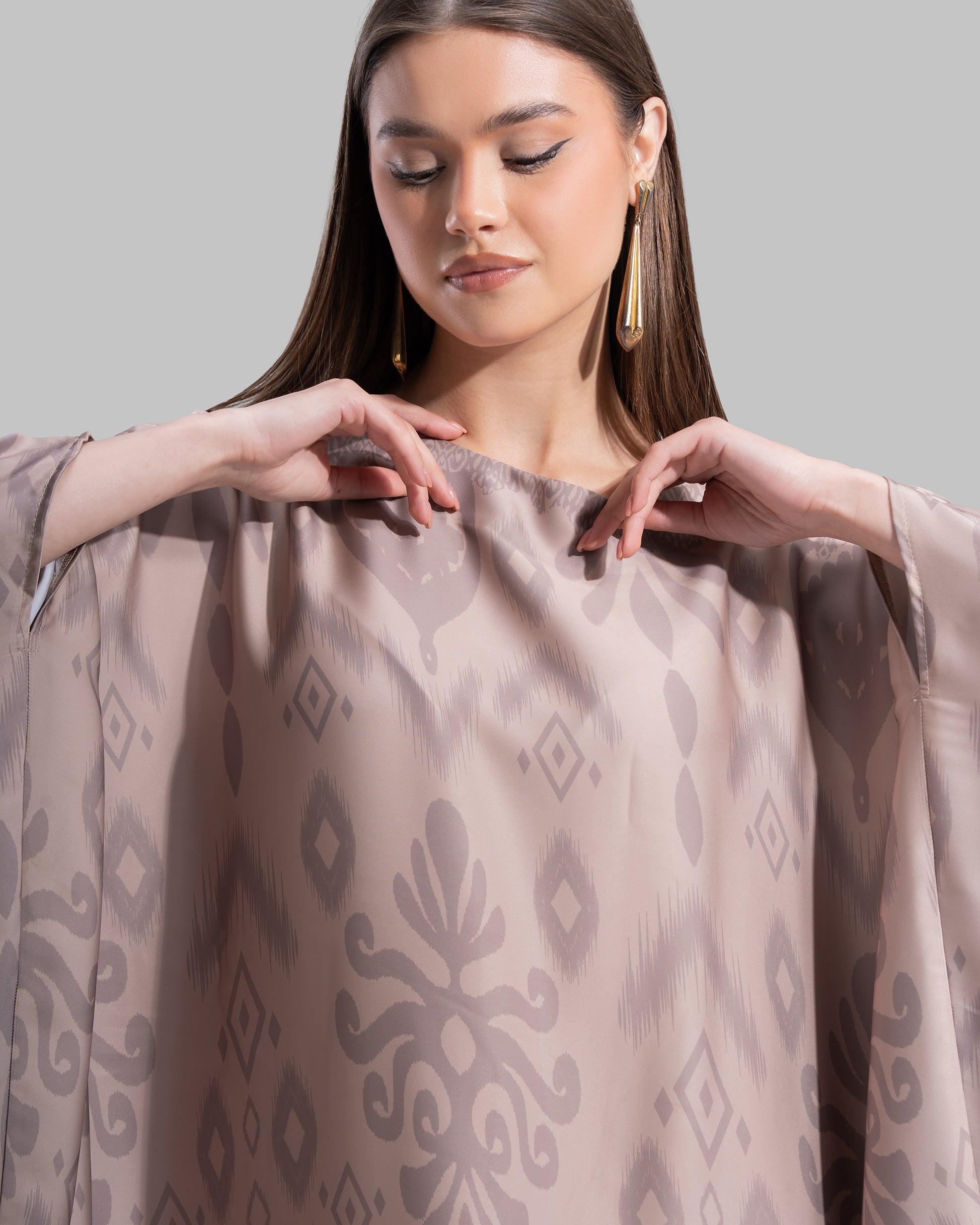 Oversized satin kaftan.