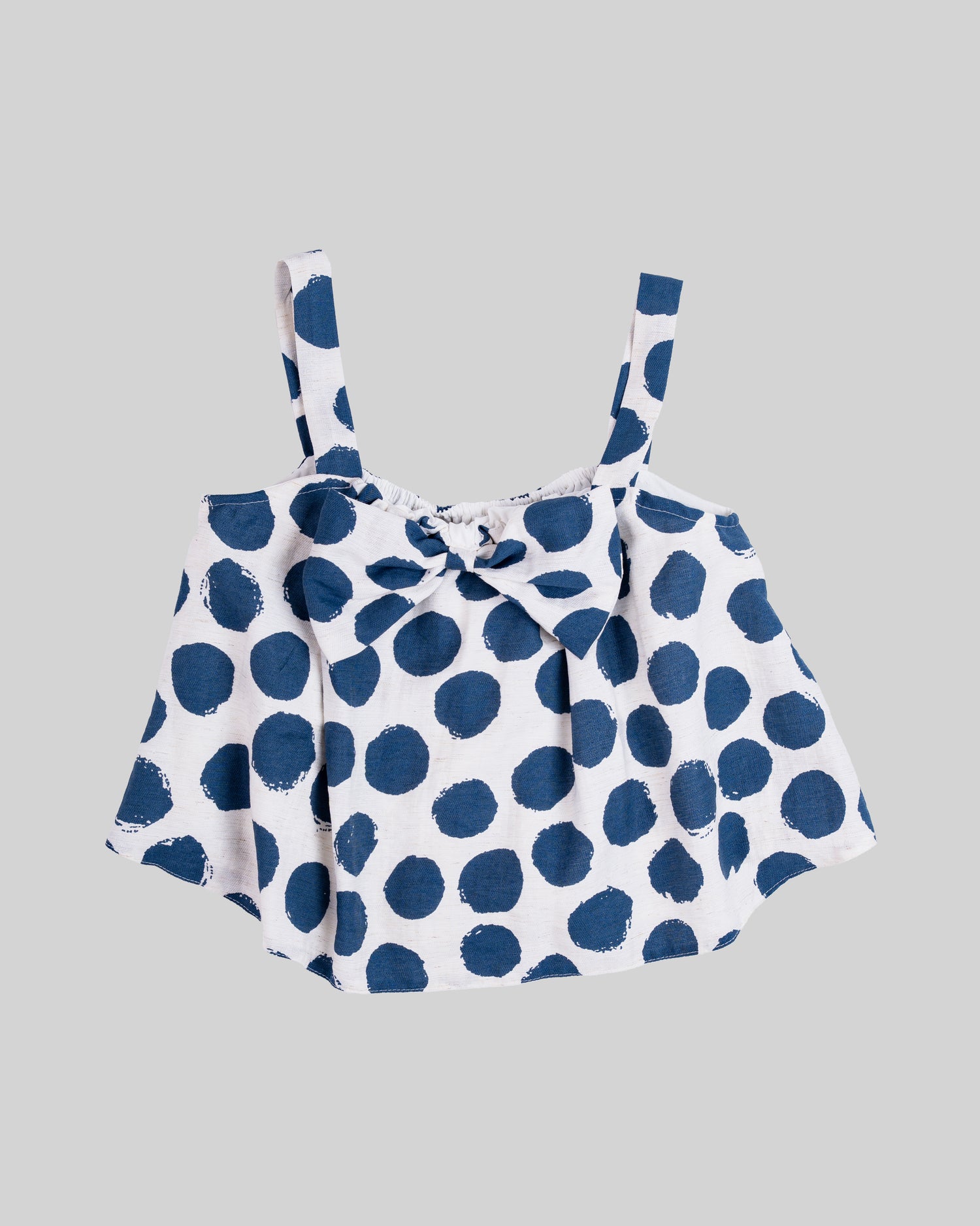 قمة منقط مع فيونكة.