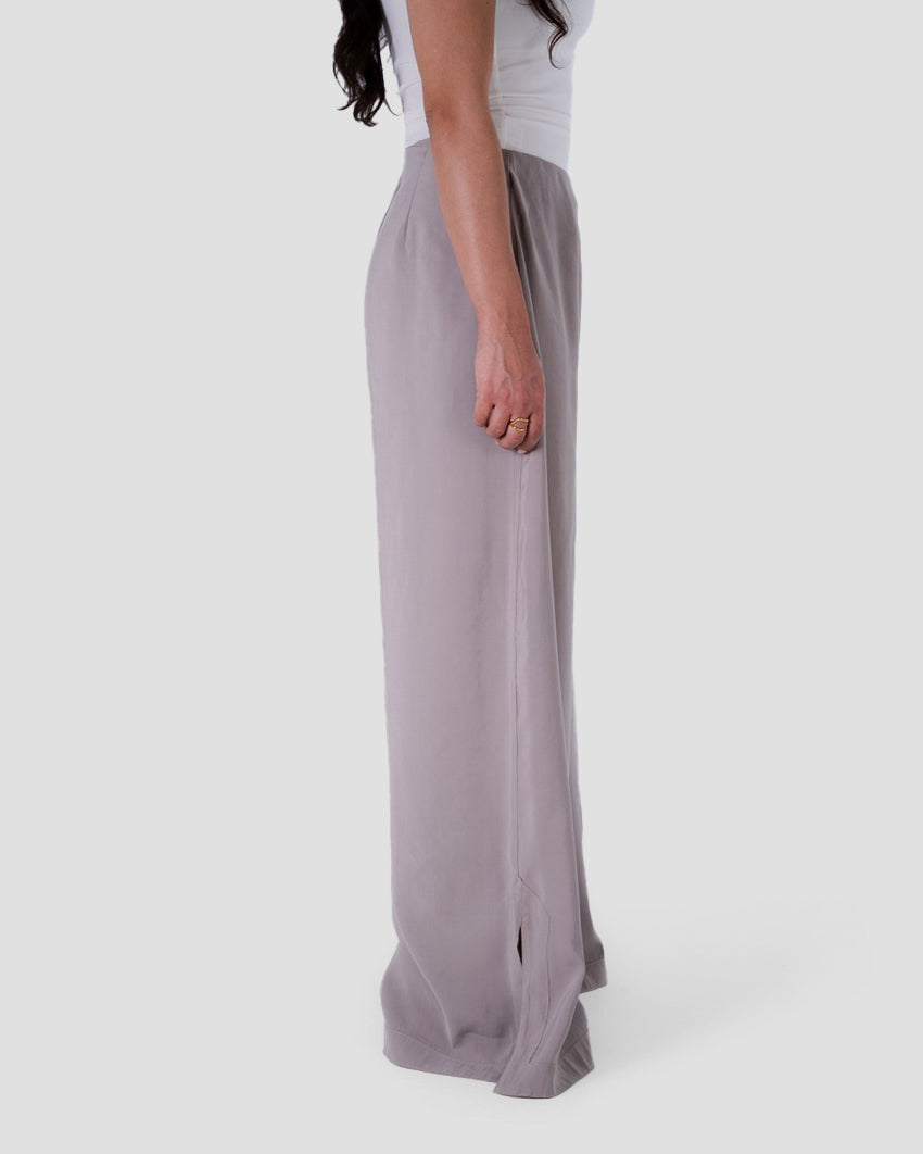 WIDE-LEG HIGH-WAIST PANTS