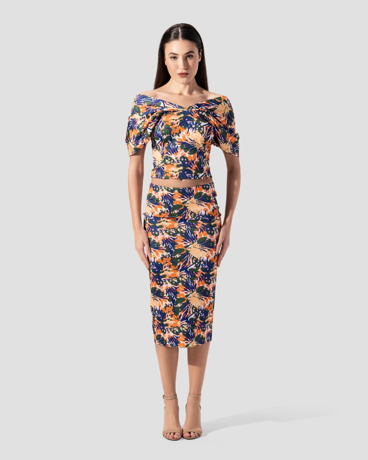 PRINTED OFF-SHOULDER TOP WITH A V-NECK. INVISIBLE BACK ZIP FASTENING