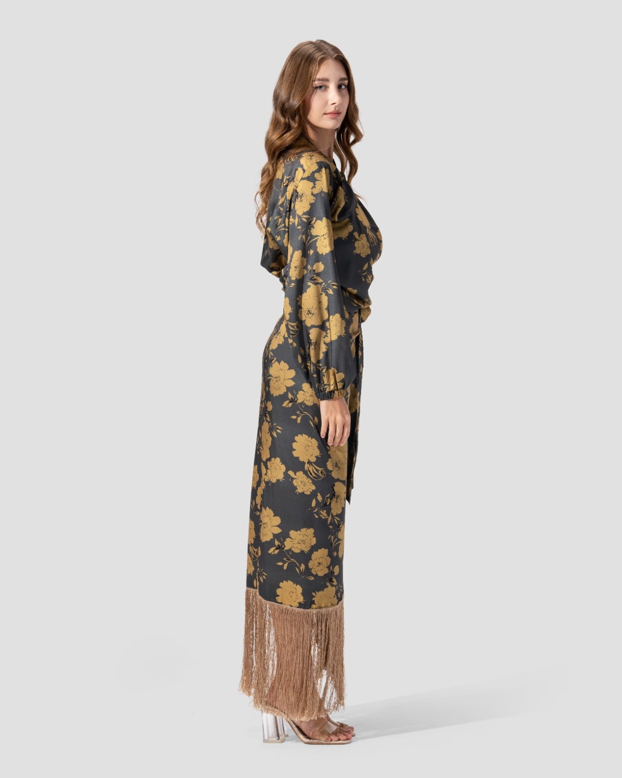 بلوزة مطبوعة ملفوفة بأكمام طويلة