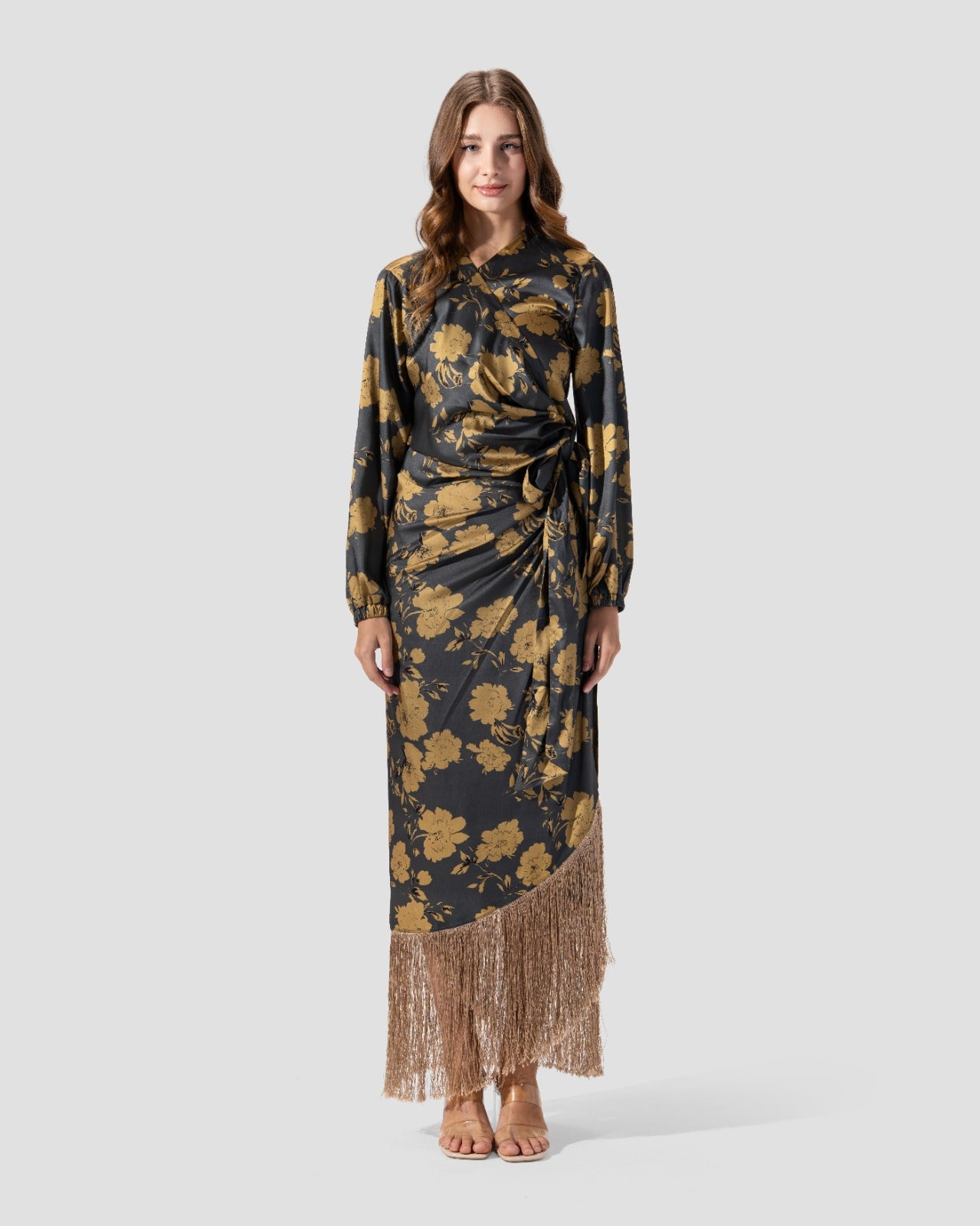 بلوزة مطبوعة ملفوفة بأكمام طويلة