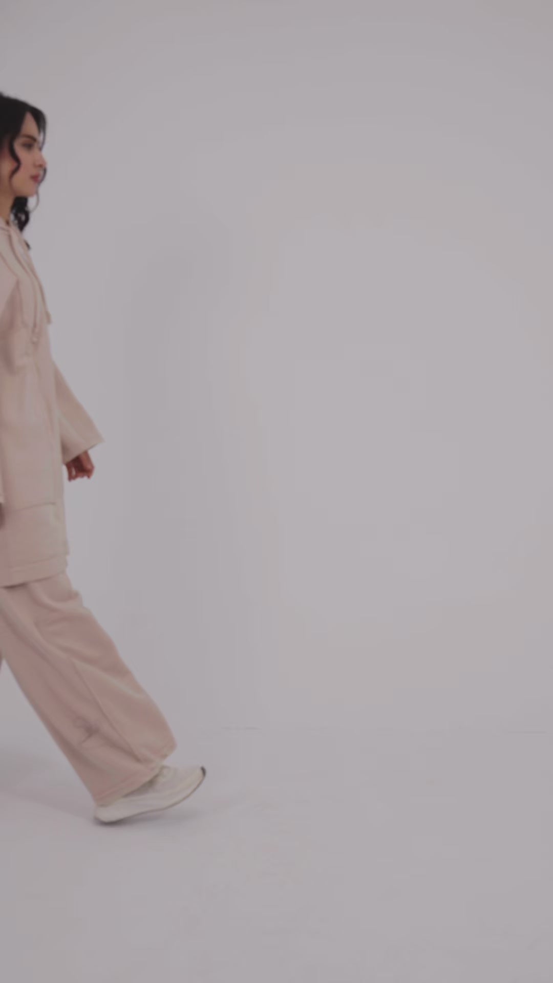 OVERSIZED HOODED SWEATSHIRT