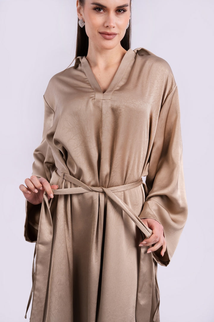 SATIN DRESS WITH WIDE SLEEVES WITH BELT