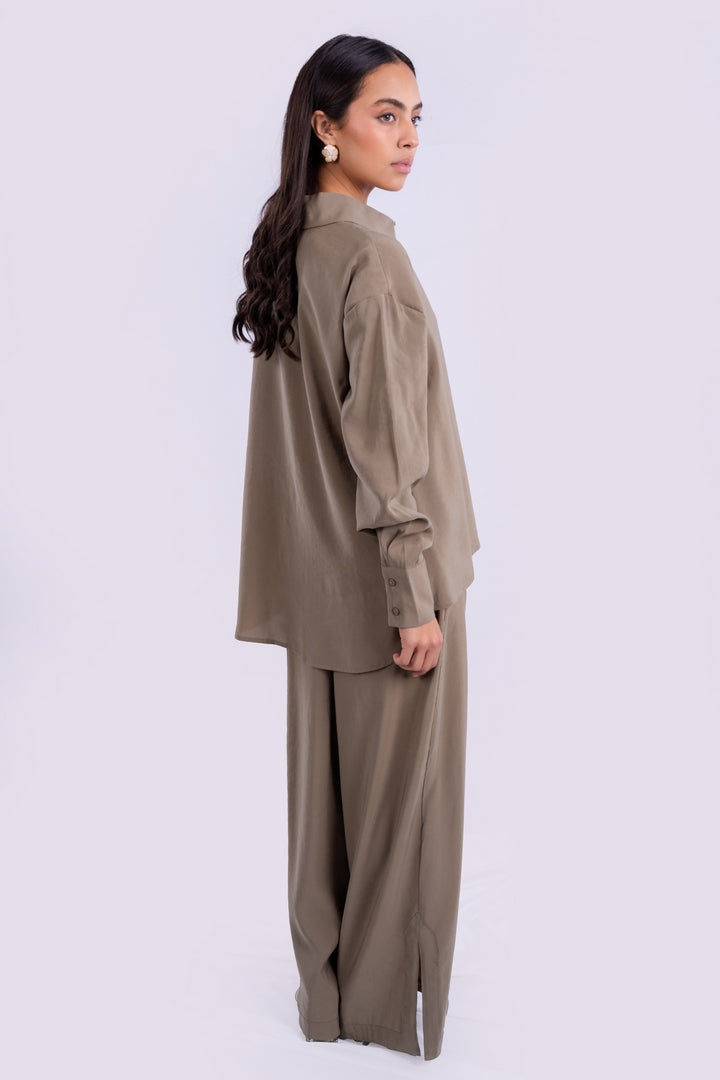 OVERSIZED BLOUSE WITH LONG SLEEVES