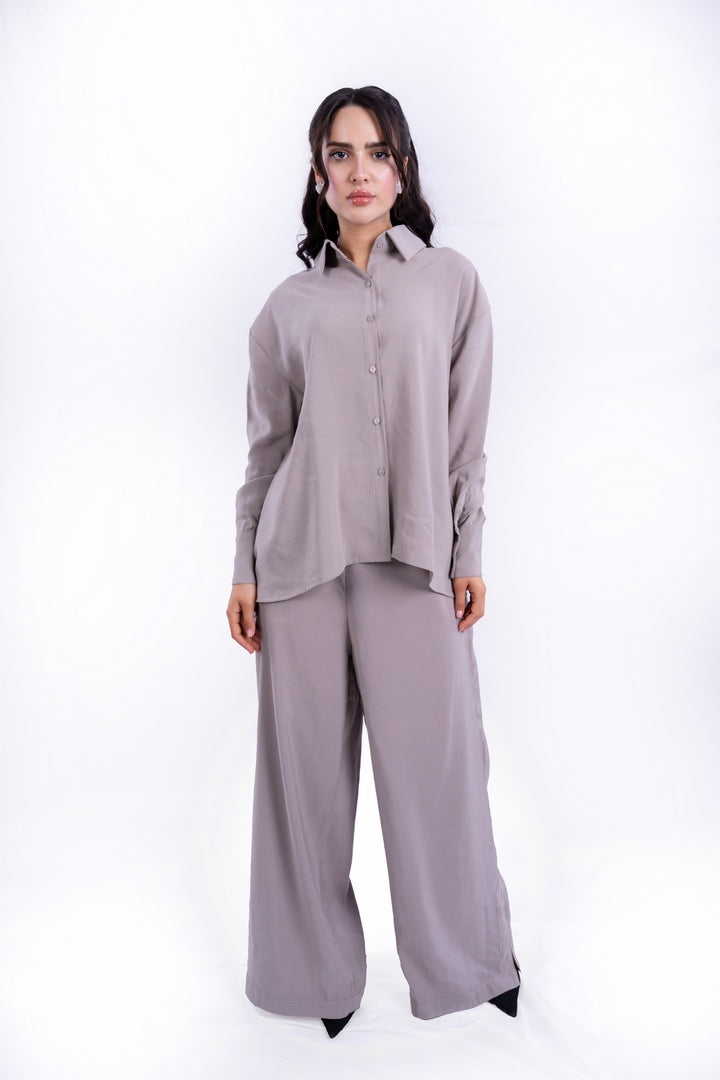 OVERSIZED BLOUSE WITH LONG SLEEVES