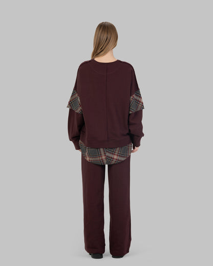 سترة رياضية واسعة.