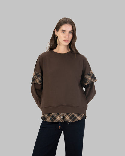 سترة رياضية واسعة.