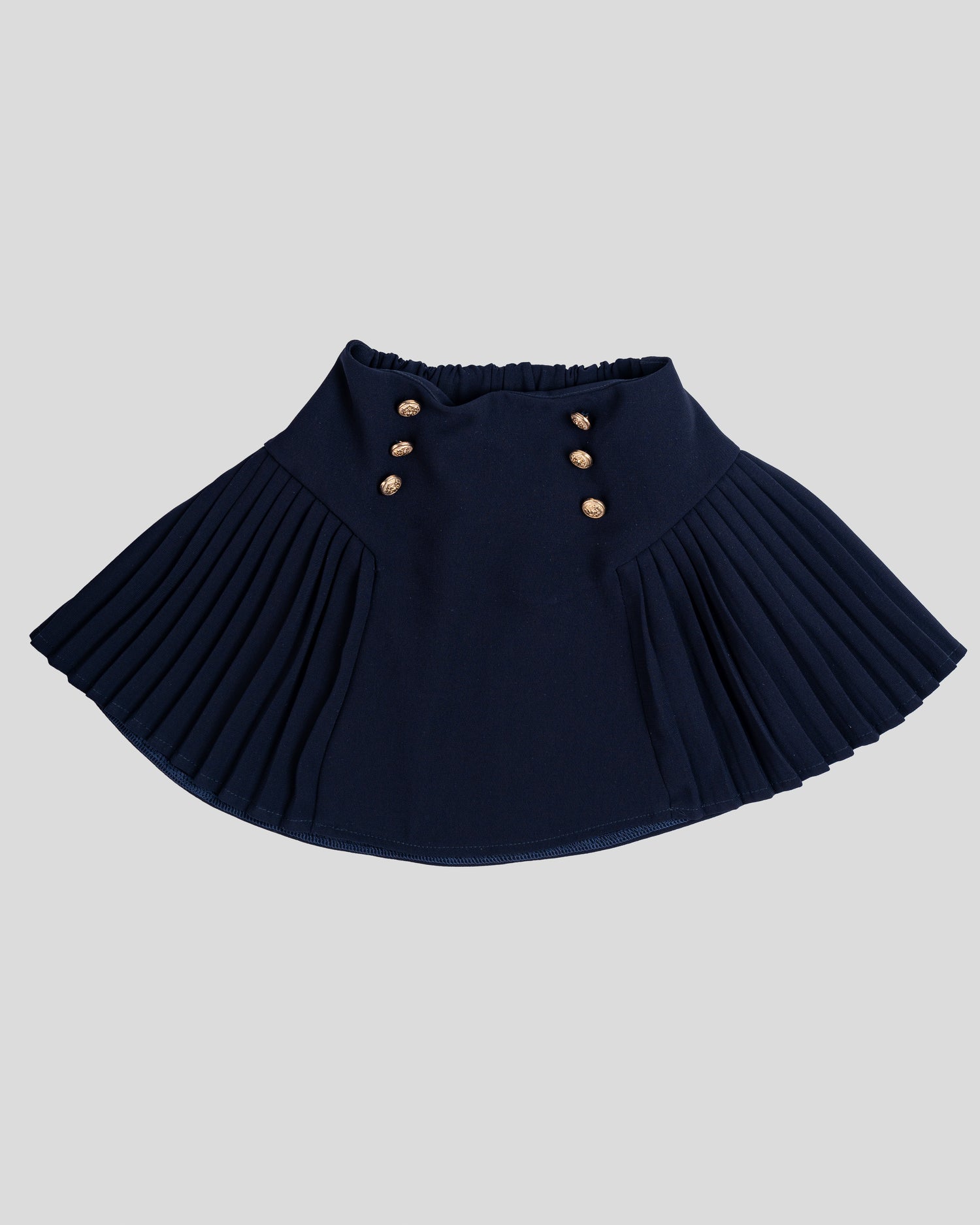 White cotton bluose with a classic collar